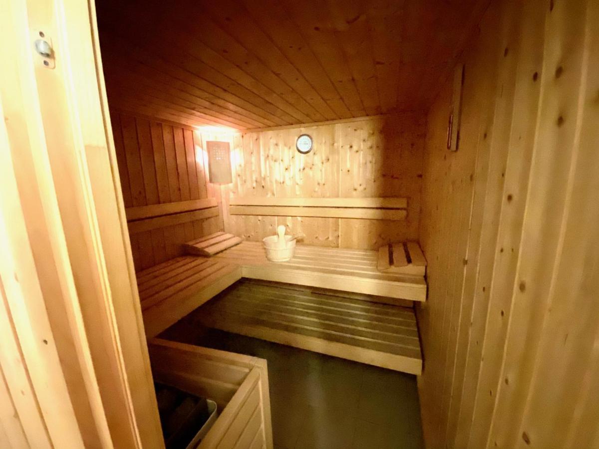 Chalet In Morzine Sleeping 12 With Sauna Exterior foto